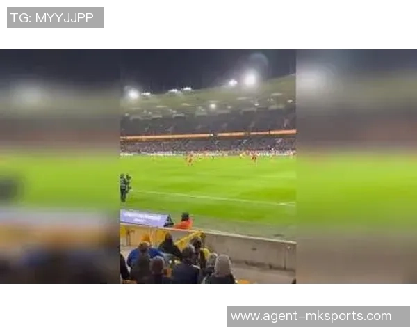 大火足球装备引领潮流运动风尚助力球迷激情释放与竞技梦想实现